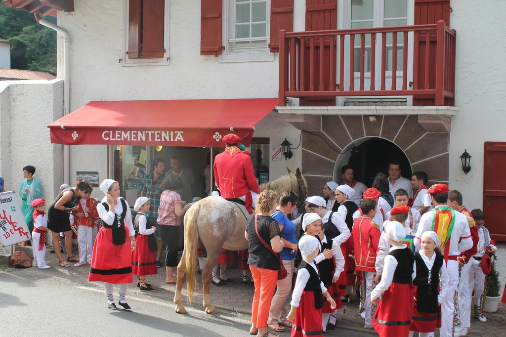 Hotel Le Clementenia Arneguy Exterior photo