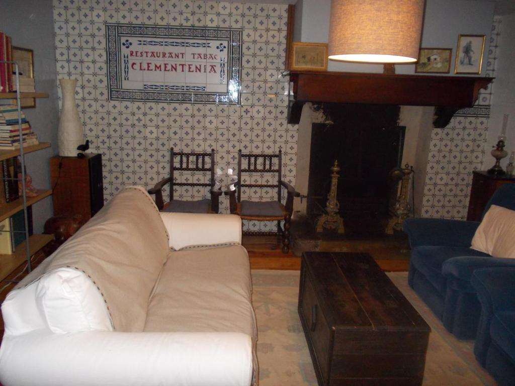 Hotel Le Clementenia Arneguy Exterior photo